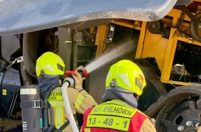 Kreisfeuerwehr Oldenburg: FW-OLL: M&auml;hdrescherbrand bei Erntearbeiten - Umsichtiges Handeln verhindert Fl&auml;chenbrand