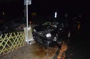 Polizeiinspektion Nienburg / Schaumburg: POL-NI: Verkehrsunfall mit zwei leicht verletzten Personen und hohem Sachschaden