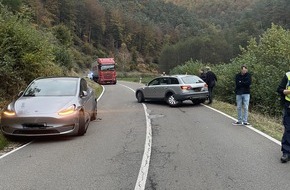 Polizeidirektion Landau: POL-PDLD: Verkehrsunfall mit hohem Sachschaden