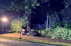 Freiwillige Feuerwehr Alpen: FW Alpen: Schwerer Verkehrsunfall, eine Person eingeklemmt