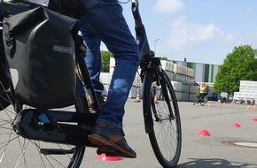 Polizeipräsidium Krefeld: POL-KR: Pedelec-Training für Senioren - für mehr Sicherheit im Straßenverkehr