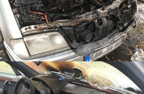 Polizeipräsidium Nordhessen - Kassel: POL-KS: Kassel:
Auto fing während der Fahrt Feuer: 
Polizei geht von technischer Ursache aus