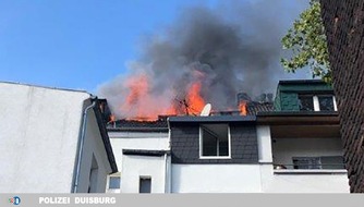 Polizei Duisburg: POL-DU: Hochfeld: Dachstuhlbrand eines Mehrfamilienhauses - Niemand wurde verletzt