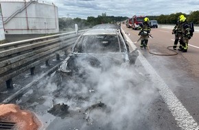 Autobahnpolizeiinspektion: API-TH: Pkw in Vollbrand