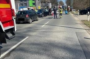 Feuerwehr Sprockhövel: FW-EN: Verkehrsunfall mit drei Fahrzeugen