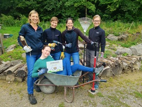 Letzter Aufruf 📣: Bundesweit naturnah gestaltete Balkons, Gärten und Firmengelände gesucht 🌸 🐝 🏆