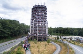 DJH Landesverband Rheinland e.V.: Größter Schulausflug der Geschichte / Schuljubiläum in Panarbora gefeiert