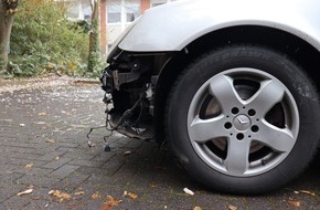 Kreispolizeibehörde Herford: POL-HF: Verkehrsunfall - Mercedes prallt gegen Straßenschild
