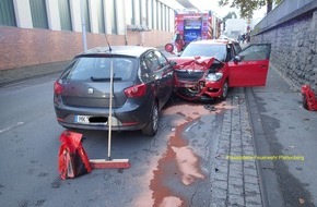 Feuerwehr Plettenberg: FW-PL: Schwerer Verkehrsunfall im Ortsteil Holthausen