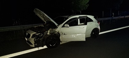 POL-STD: Zwei Verletzte bei Unfall auf der Autobahn 26 - Vollsperrung der Richtungsfahrbahn Hamburg bis in die Nacht