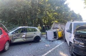 Polizeiinspektion Stade: POL-STD: Auffahrunfall mit sechs beteiligten Fahrzeugen sorgt f&uuml;r erhebliche Verkehrsbehinderungen im Stader Feierabendverkehr