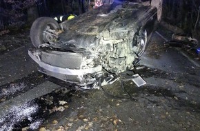 Kreispolizeibehörde Oberbergischer Kreis: POL-GM: Mit Auto überschlagen - 18-Jähriger leicht verletzt