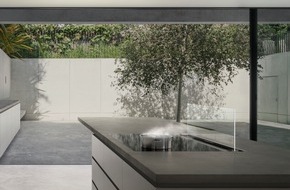 Gaggenau: Gaggenau präsentiert neue ausfahrbare Tischlüftung.