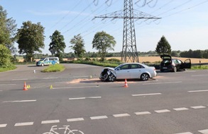 Polizei Mettmann: POL-ME: Schwerer Verkehrsunfall nach Überholmanöver - 63-Jährige schwer verletzt - Mettmann - 2407038