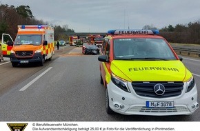 Feuerwehr München: FW-M: Ferrari kracht in Leitplanke (Neuherberg)