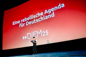 DiEM25 gründet Bundespartei MERA25