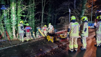 FW-Stolberg: Schwerer Verkehrsunfall - drei Verletzte