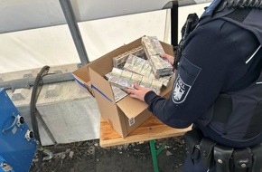 Hauptzollamt Ulm: HZA-UL: Zoll verhindert Schmuggel von Tabakwaren und Luxusfahrzeug - Zollkontrollen im Grenzgebiet