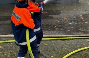 Feuerwehr Wenden: FW Wenden: Jahresabschlussübung der Jugendfeuerwehr der Gemeinde Wenden