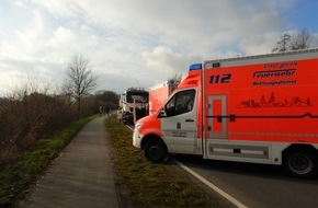 Feuerwehr Ahlen: FW-WAF: Motorradfahrer unter LKW eingeklemmt