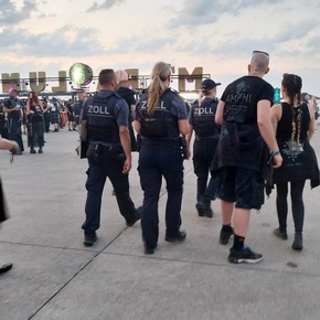 HZA-BS: M&apos;era Luna feiert 25- jähriges Jubiläum / der Zoll ist dabei
