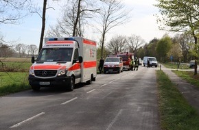 Freiwillige Feuerwehr Gemeinde Schiffdorf: FFW Schiffdorf: 32-jähriger Mann stirbt bei Quadunfall / Quad prallte am Ortseingang Wehden gegen Baum - Fahrer stirbt am Unfallort