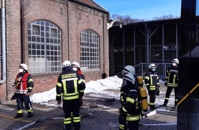 Freiwillige Feuerwehr Bedburg-Hau: FW-KLE: Dampfleitung gerissen: Brandmeldeanlage alarmiert Feuerwehr