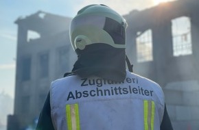 Feuerwehr Dresden: FW Dresden: Update zum Großbrand im Industriegelände Datum: seit 24. Juni 2022 21:32 Uhr Einsatzort: An der Eisenbahn