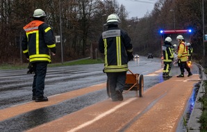 Feuerwehr Bochum: FW-BO: Zwei Ölspuren am Freitag in Querenburg und Wattenscheid