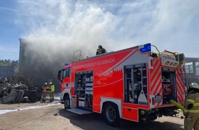 Feuerwehr Bergisch Gladbach: FW-GL: Feuer in einer Lagerhalle im Industriegebiet im Stadtteil Heidkamp von Bergisch Gladbach
