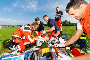 RKiSH: Rettungsdienst-Azubis werden an Grenzen gebracht / Jährliche Übung der RKiSH-Akademie mit 13 verschiedenen Einsatz-Szenarien am Hungrigen Wolf