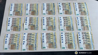 Bundespolizeidirektion München: Bundespolizeidirektion München: 15.000 Euro im ICE gefunden / Ehrliche Finderin informiert Bundespolizei