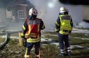 Freiwillige Feuerwehr Gemeinde Schiffdorf: FFW Schiffdorf: Feuerwehr bekämpft Dachstuhlbrand bei Minusgraden: Mehrere Ortsfeuerwehren im Einsatz gegen die Flammen