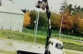Polizeidirektion Trier: POL-PDTR: Verkehrsunfall mit Flucht