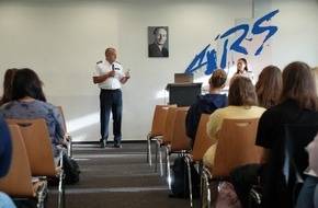 PD Limburg-Weilburg - Polizeipr&auml;sidium Westhessen: POL-LM: Pr&auml;ventionsprogramm "CrashKurs" an der Adolf-Reichwein-Schule in Limburg