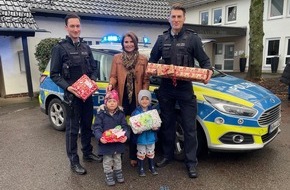 Polizei Hagen: POL-HA: Polizeipräsidentin Ursula Tomahogh überreicht Geschenke an Evangelische Jugendhilfe