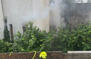 Feuerwehr Schwelm: FW-EN: Brand im Gebäude, Lohmannsgasse