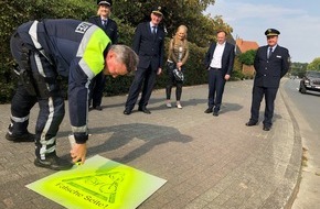 Kreispolizeibehörde Borken: POL-BOR: Kreis Borken - Graffiti soll "Geisterradler" vor Unfällen bewahren