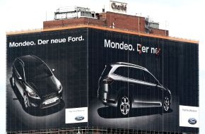 Ford-Werke GmbH: Europas grösstes Auto-Poster präsentiert den neuen Ford Mondeo in Berlin
