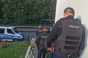 Bundespolizeidirektion Sankt Augustin: BPOL NRW: 22-Jähriger gab sich mehrmals als Polizist aus - Bundespolizei und Ordnungsamt der Stadt Hagen durchsuchten im Auftrag der Staatsanwaltschaft Dortmund Wohnung in Hagen