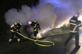 Feuerwehr Plettenberg: FW-PL: Automatische Feuermeldung,4 Ölspureinsätze,Verkehrsunfall mit Entstehungsbrand und Personenschaden,Fahrzeugbrand