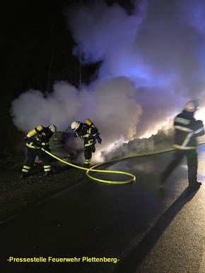 FW-PL: Automatische Feuermeldung,4 Ölspureinsätze,Verkehrsunfall mit Entstehungsbrand und Personenschaden,Fahrzeugbrand