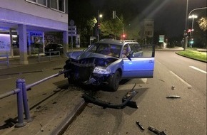Polizeidirektion Trier: POL-PDTR: Nach Unfall an belebter Kreuzung: Zeugen gesucht