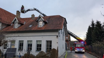 Freiwillige Feuerwehr Werne: FW-WRN: FEUER_3 - LZ1 - LG2 - Ldf - Rauchentwicklung im Gebäude // Einweiser vor Ort"