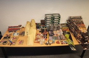 Polizeidirektion Itzehoe: POL-IZ: 250106.2 Meldorf: Mann zündet Kugelbombe - Diverse Feuerwerkskörper sichergestellt