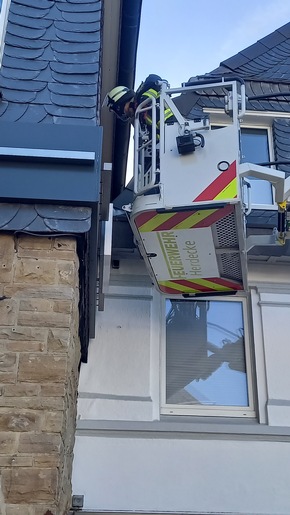 Feuerwehr Herdecke: FW-EN: Feuerwehr Herdecke bei &uuml;berschlagenem PKW und Katze in Notlage &uuml;ber Pfingsten im Einsatz