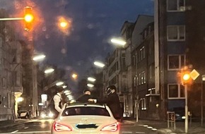Polizeiinspektion Wilhelmshaven/Friesland: POL-WHV: Hochzeitskonvoi durch die Polizei angehalten - mehrere Verfahren eingeleitet!