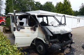 Polizei Minden-Lübbecke: POL-MI: VW-Transporter geht in Flammen auf