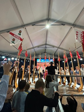 Nendaz feiert 25 Jahre Alphornfestival