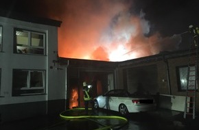 Feuerwehr Gelsenkirchen: FW-GE: Erstmeldung Brandeinsatz Munscheidstraße / Brennt Gewerbehalle in voller Ausdehnung